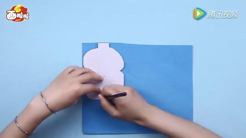 1604571241513918.jpg 03. 看完这个,3岁孩子也能画出自己的“个性绘本”!.mp4_20201105_180944745.jpg