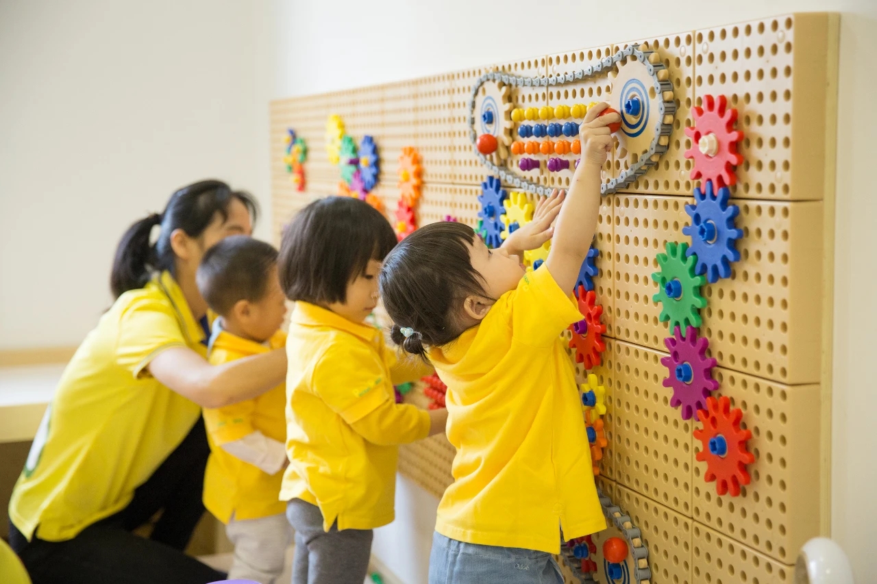 1728695111535264.jpg R-C.jpg